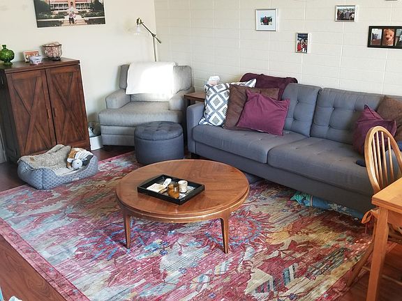 Spacious living room