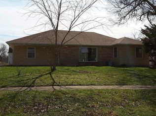318 W 2nd St, Maryville, MO 64468