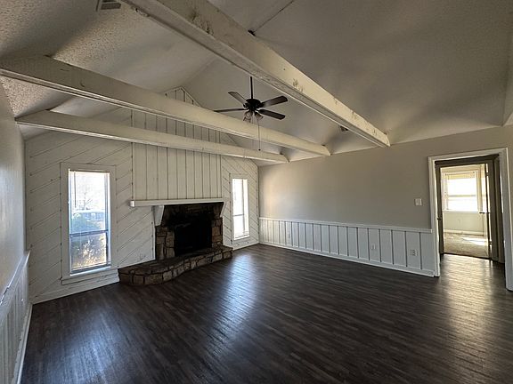 3rd image of 3863 Lucerne Dr