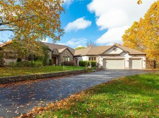 422 Rossway Rd, Pleasant Valley, NY
