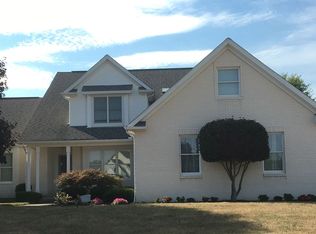 8000 Hunters Cv, Youngstown, OH 44512