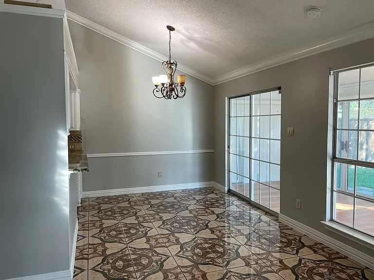 313 Creekwood Ln #1 — Photo 3