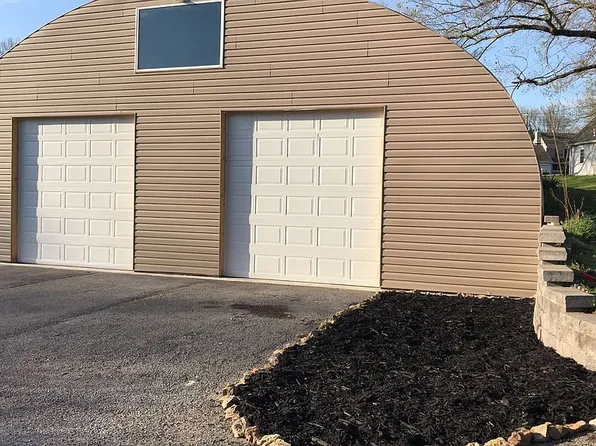 2910 Karnes Rd, Saint Joseph, MO 64506