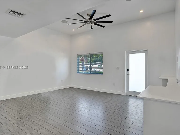 9240 SW 54th St — Photo 23