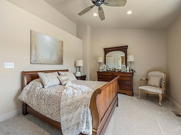 2nd image of 2584 N Elm Dr