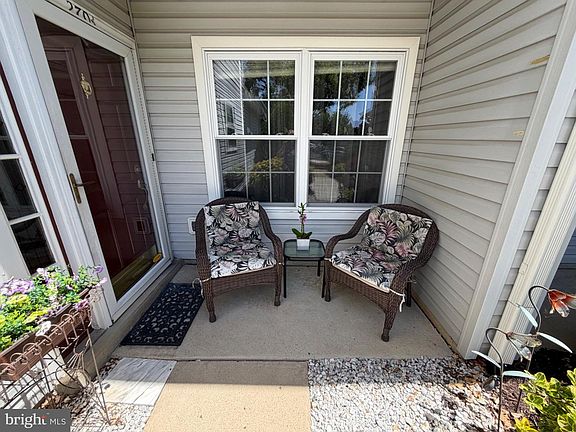 3rd image of 2703 Sterling Rd