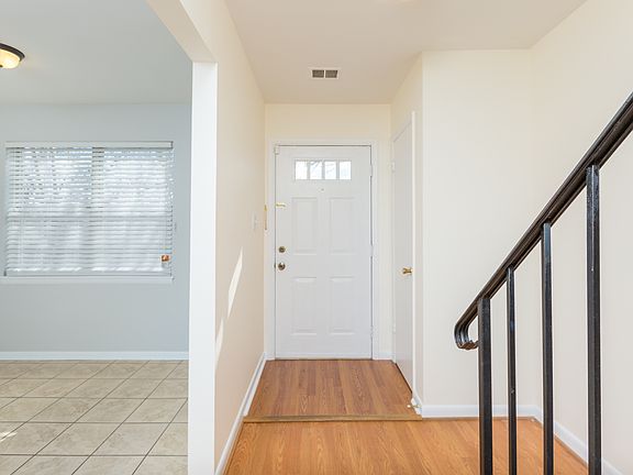 2nd image of 3491 Castle Hill Dr