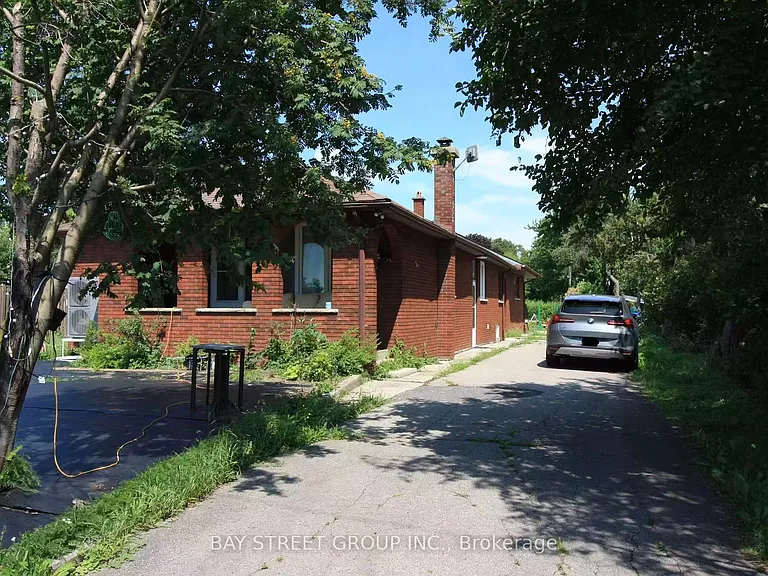 12973 Warden Ave — Photo 1
