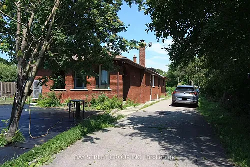 12973 Warden Ave Photo 1