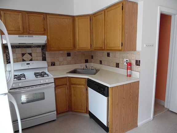 5th image of 160 Prospect Ave