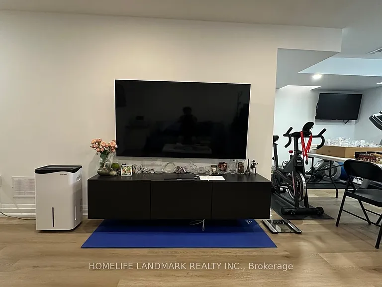 5 Henry Bauer Ave — Photo 19