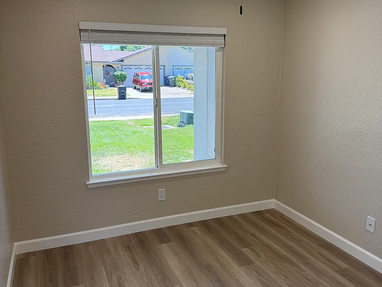 4145 E Orangeburg Ave — Photo 5