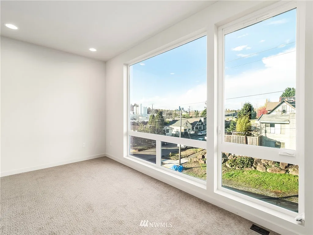 2 bed, 1059 sqft, $2,950 — Photo 2