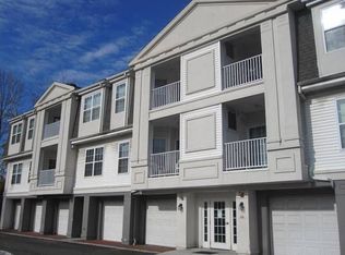 1 Crystal Ridge Dr, Watchung, NJ 07069