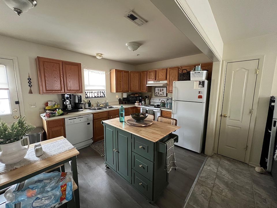 2nd image of 215 N Brown St