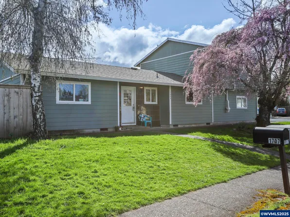 1664 SW Sesame St, McMinnville, OR 97128