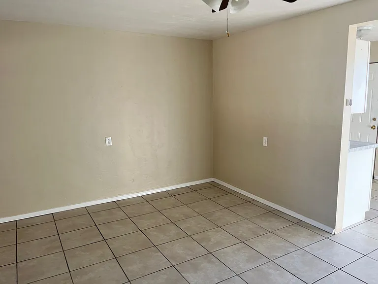 3617 E Lee St — Photo 18