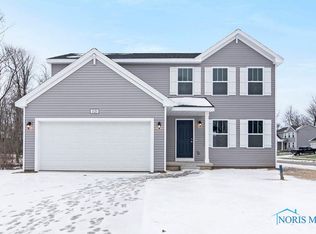 1509 Circle Dr, Millbury, OH 43447