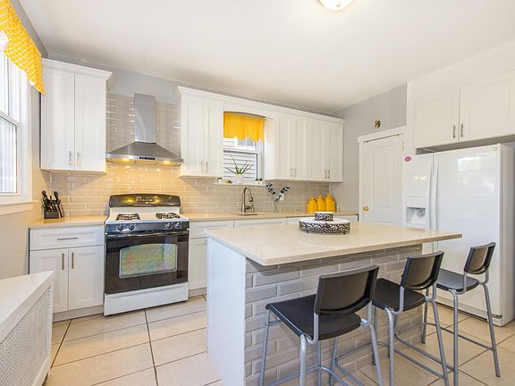 2nd image of 86 McKay Ave #1