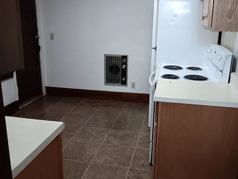 1389 Main St #5 — Photo 5