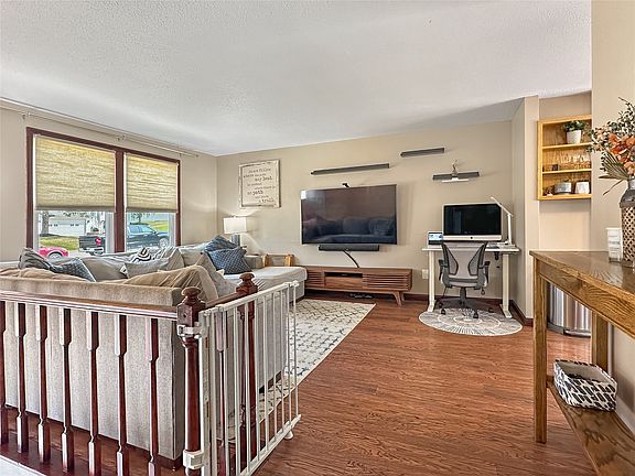 5th image of 2255 Delphos Dr