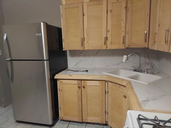5th image of 14970 Margaret Jean Dr