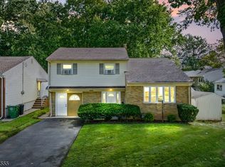 959 Walnut St, Roselle, NJ 07203