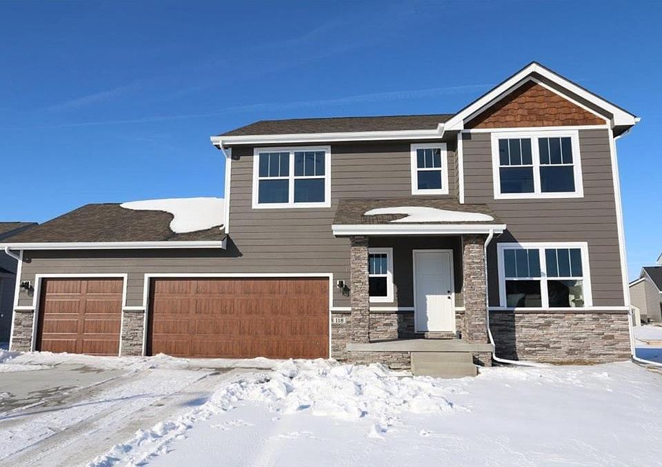 1st image of 118 Tailfeather Dr NE