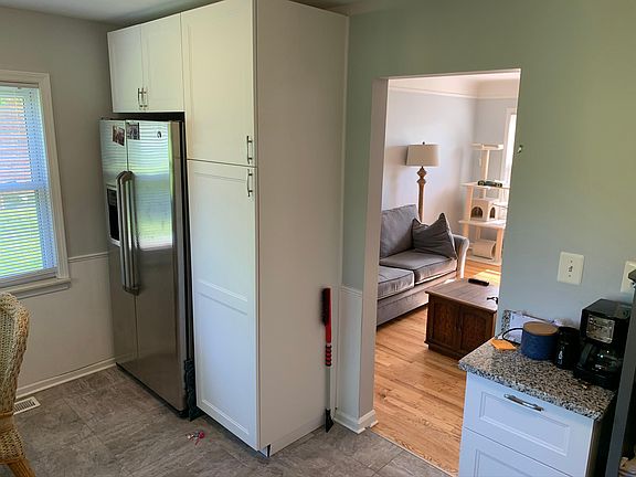 5th image of 380 Parkview Dr