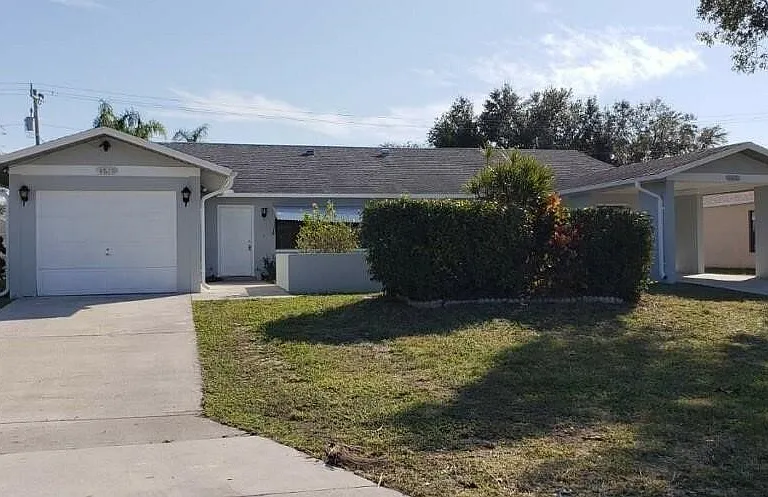 4619 SW 7th Pl — Photo 1