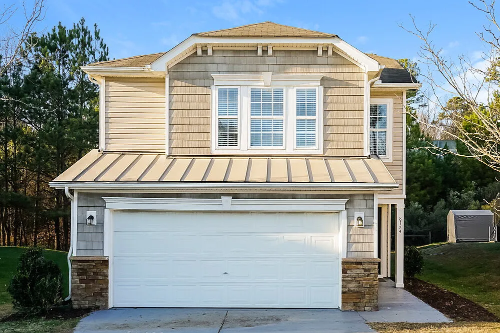 3 bed, 2.5 bath, 1688 sqft, $1,885 — Photo 1
