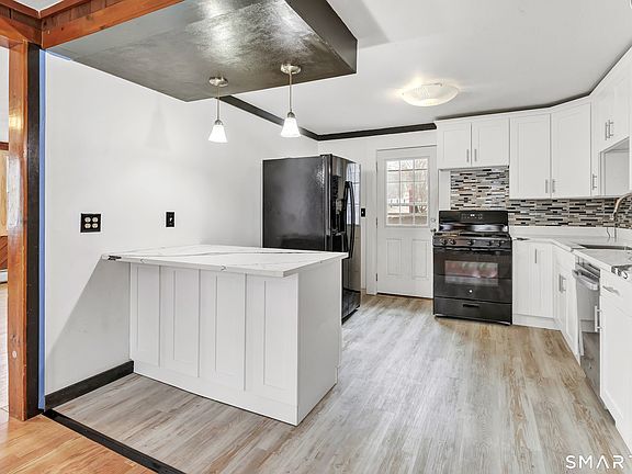 5th image of 119 Prospect Street