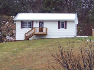 710 Hermitage Dr, Mount Carmel, TN 37645