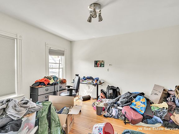 4th image of 20 Ashford St #20