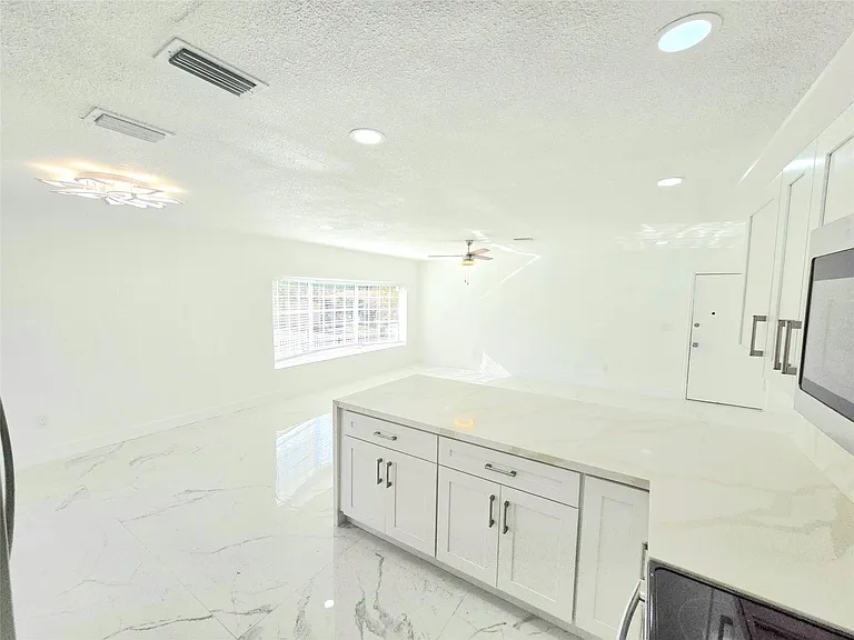 1848 NW 55th Ave #4X — Photo 5
