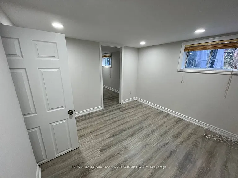 3 Evan Rd #BASEMENT — Photo 10