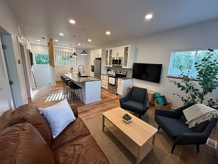 110 Cheyenne Blvd — Photo 1