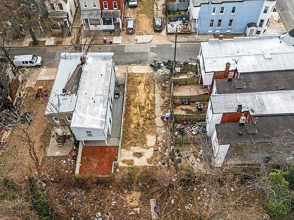 3rd image of 500 E 26th St