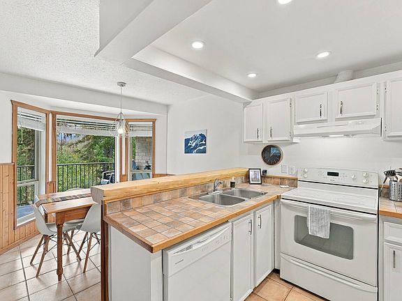 2nd image of 225 Clearview Rd #805
