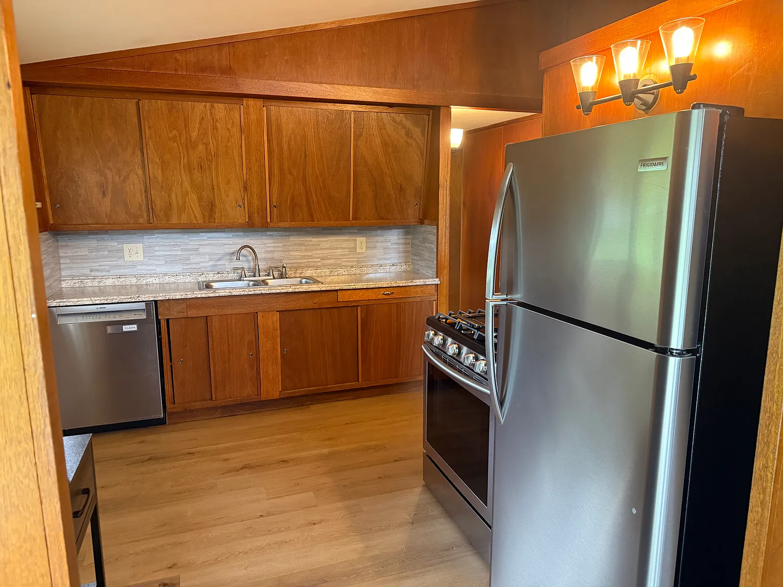 3 bed, 1284 sqft, $1,750 — Photo 3