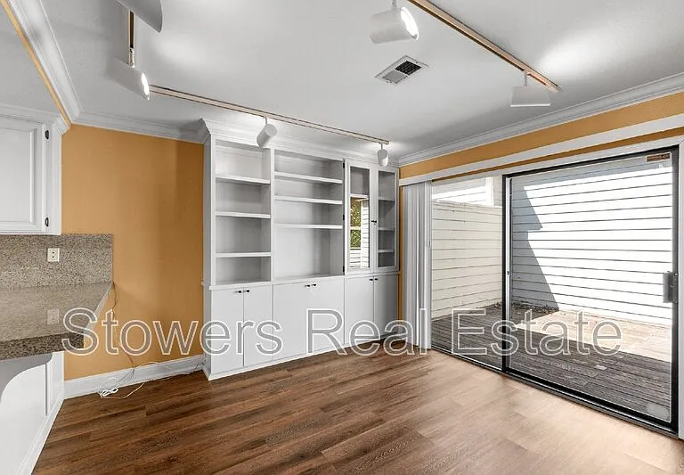 1825 N Forest Hill Pl — Photo 10