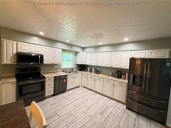 5th image of 2815 Meadowbrook Dr