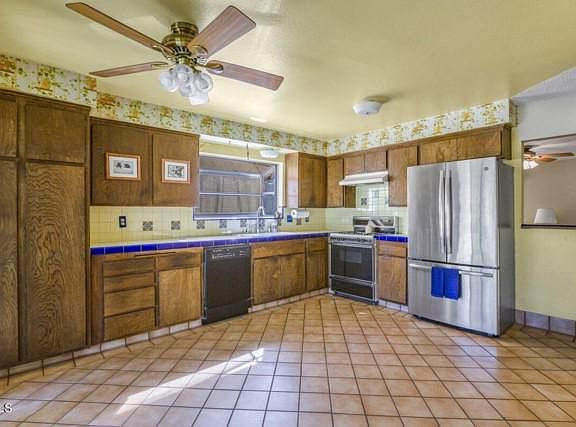 4th image of 632 Manzanita Dr