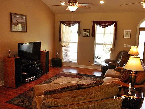 3rd image of 313 Highland Crest Dr