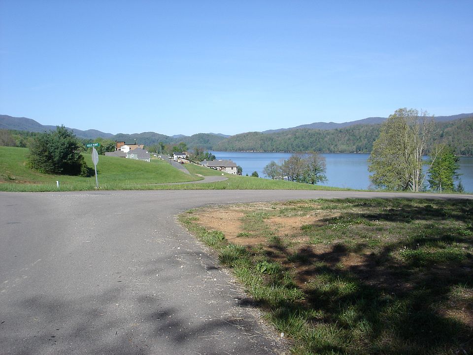 2nd image of Harbor Point Rd