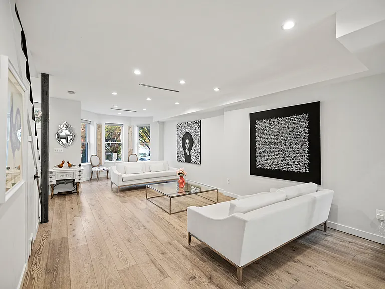 22 Seaton Pl NW #A — Photo 2