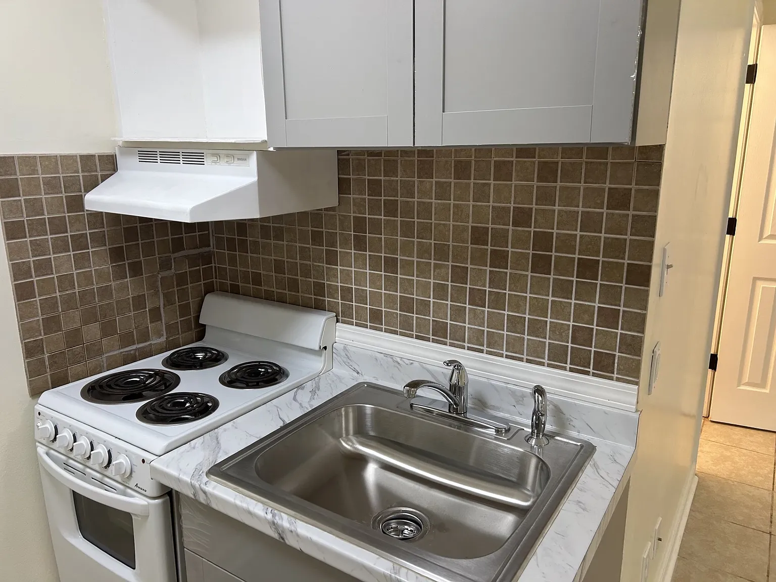 Studio, 275 sqft, $850 — Photo 1