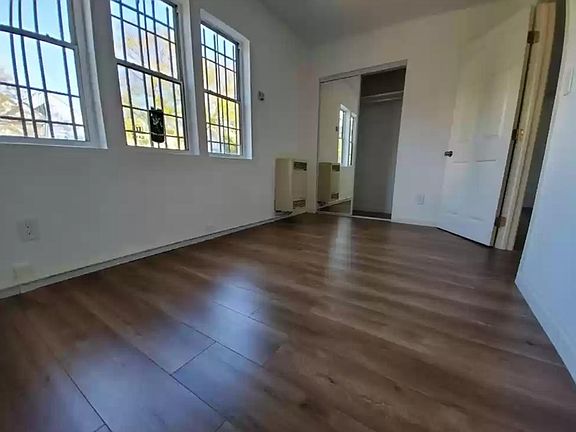 3rd image of 1062 Valencia St