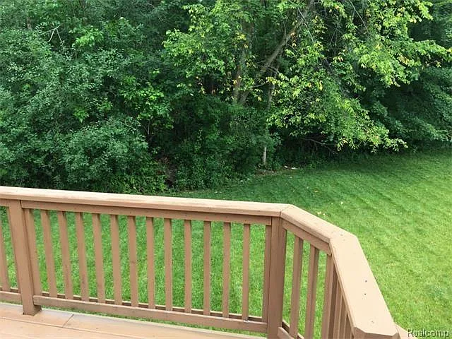 7782 Watford Dr — Photo 3