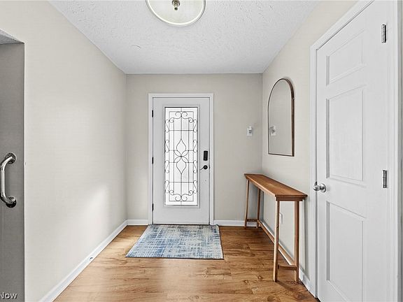 4th image of 3708 Edgewater Dr